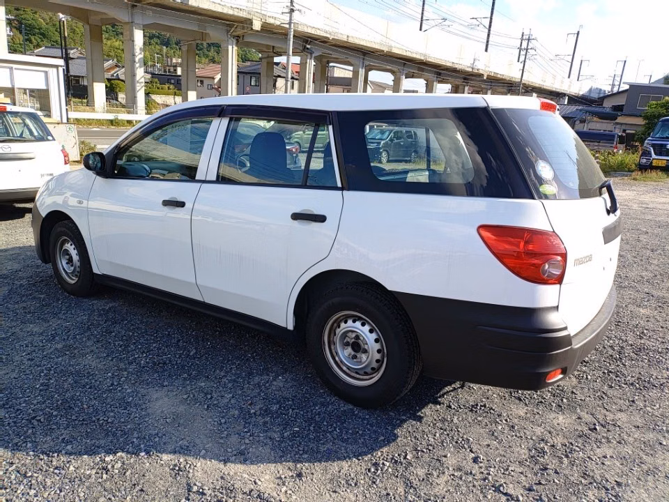 MAZDA FAMILIA