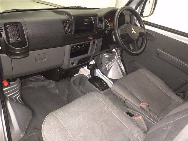 MITSUBISHI MINICAB