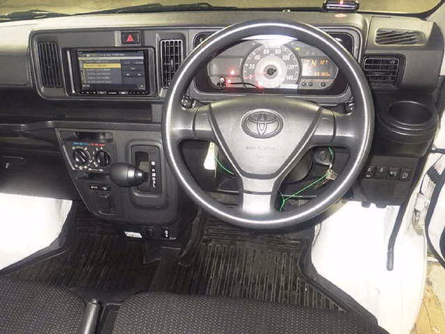 TOYOTA PIXIS VAN