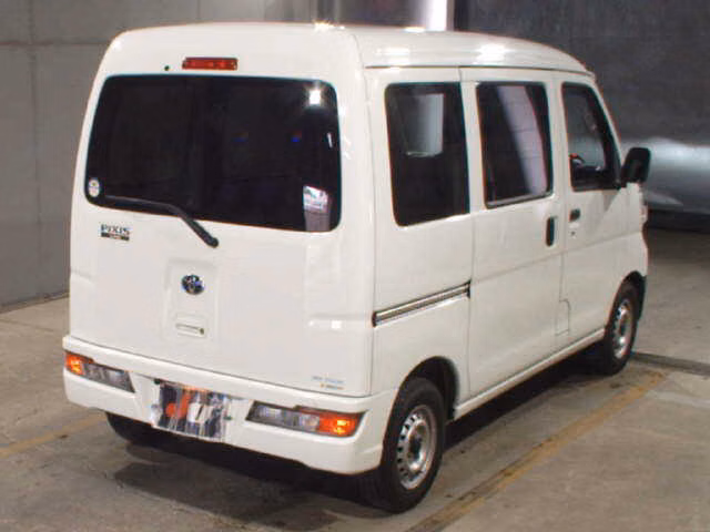 TOYOTA PIXIS VAN