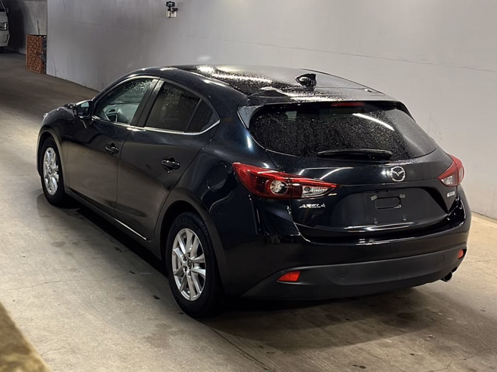 MAZDA AXELA
