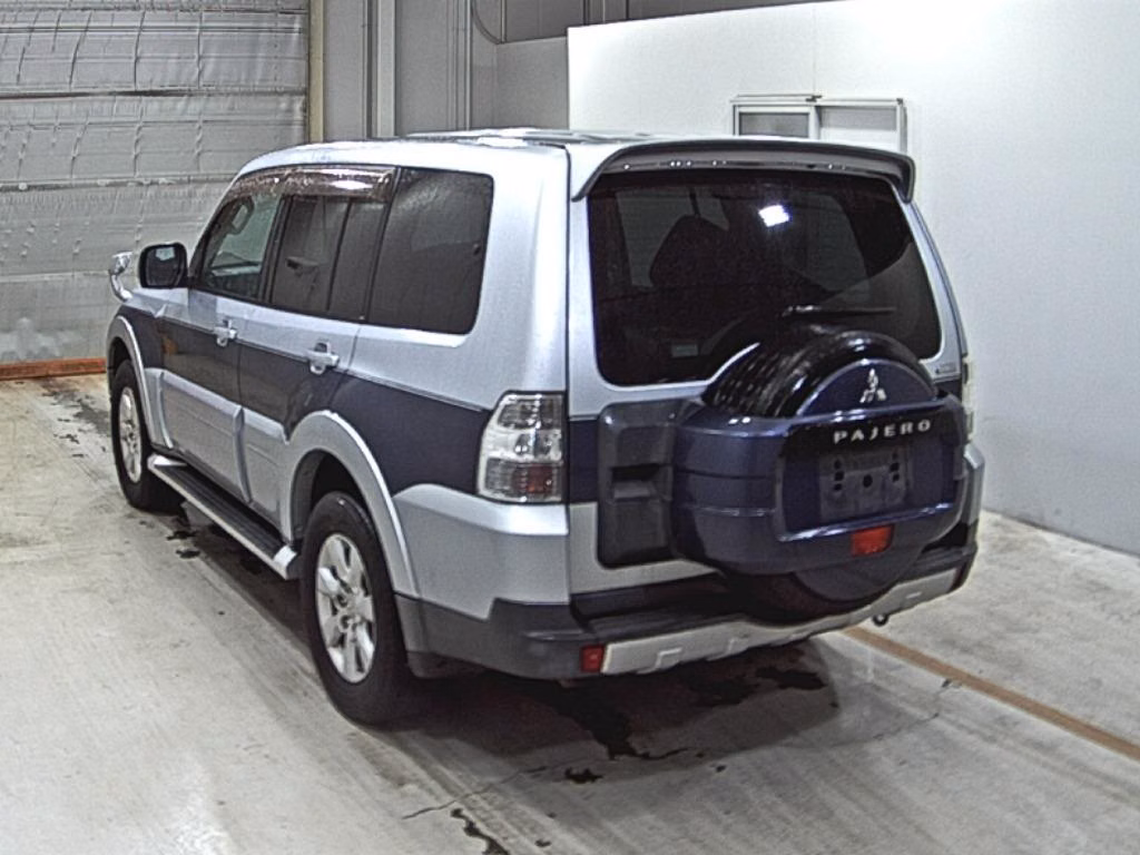 MITSUBISHI PAJERO
