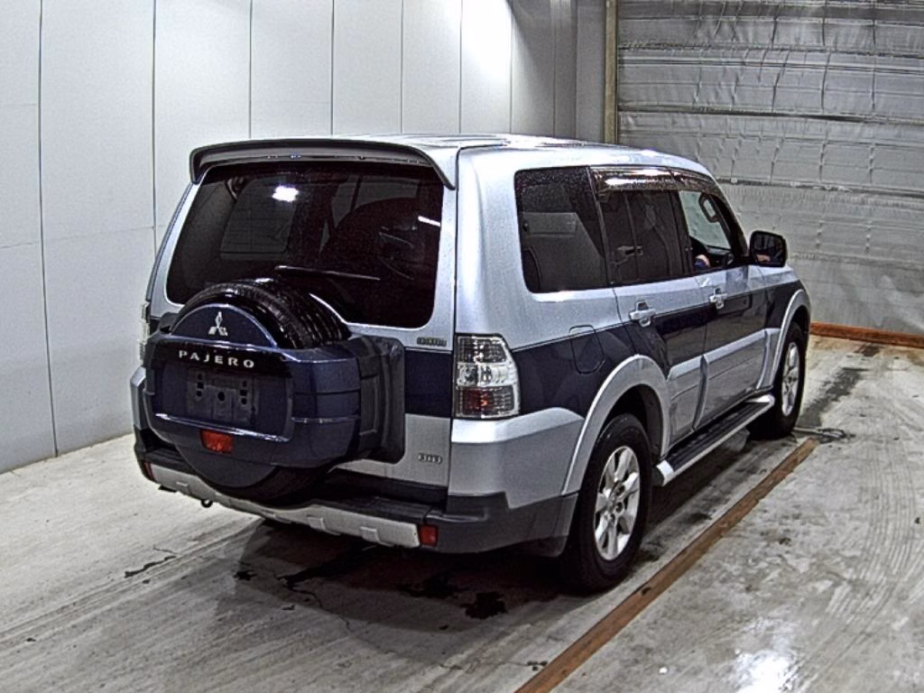 MITSUBISHI PAJERO