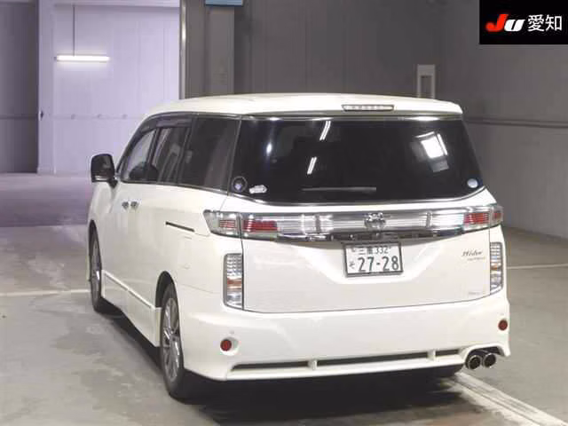 NISSAN ELGRAND