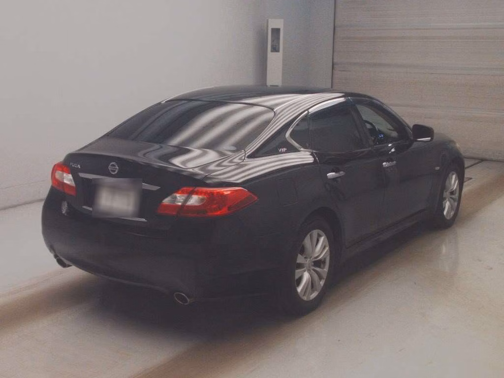 NISSAN FUGA