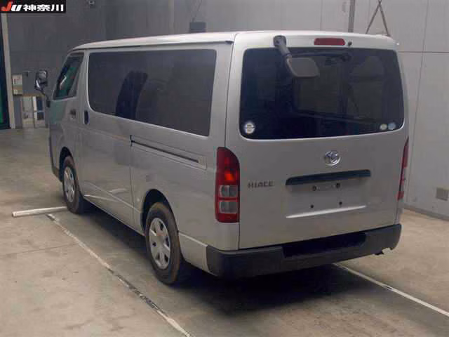 TOYOTA REGIUS ACE