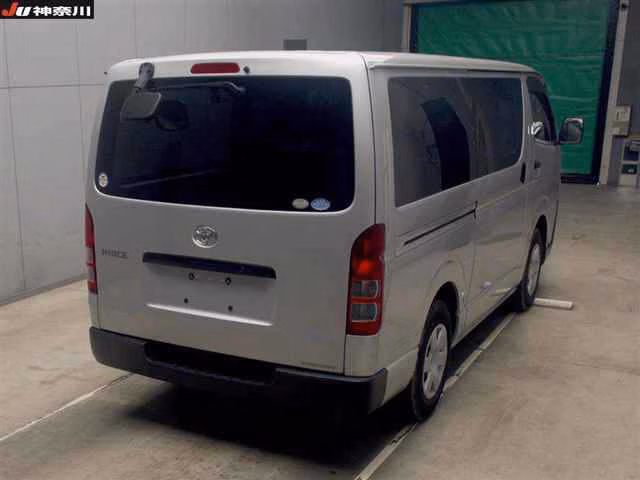 TOYOTA REGIUS ACE