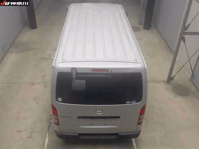 TOYOTA REGIUS ACE