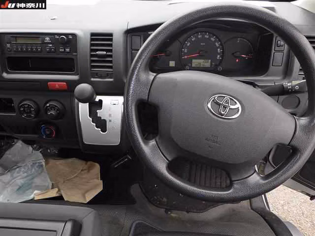TOYOTA REGIUS ACE