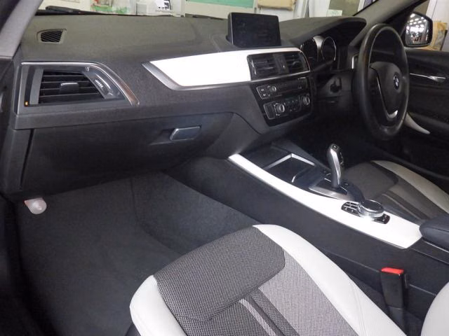 BMW 1-SERIES