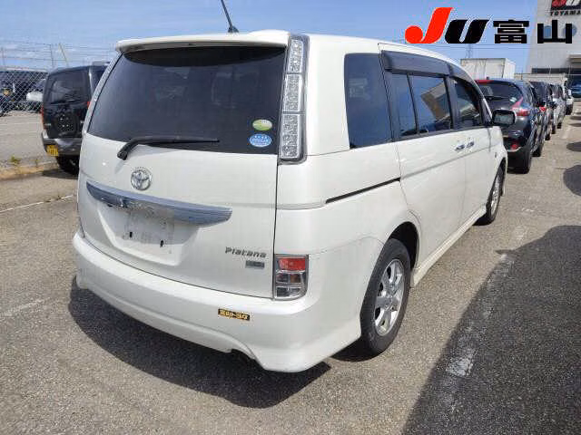 TOYOTA ISIS