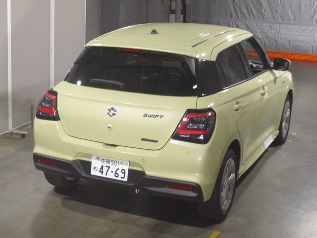 SUZUKI SWIFT