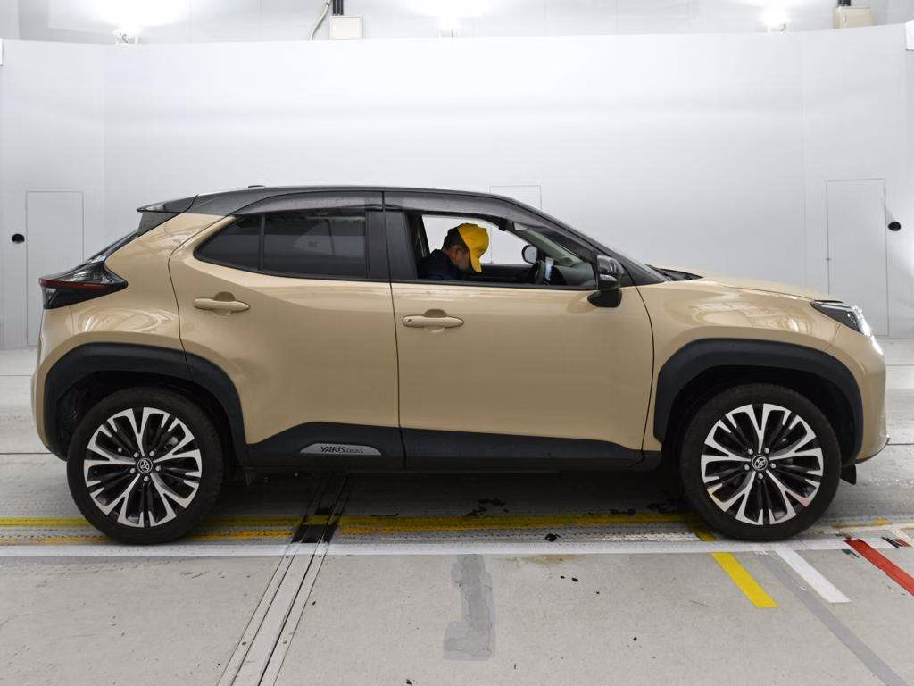 TOYOTA YARIS CROSS