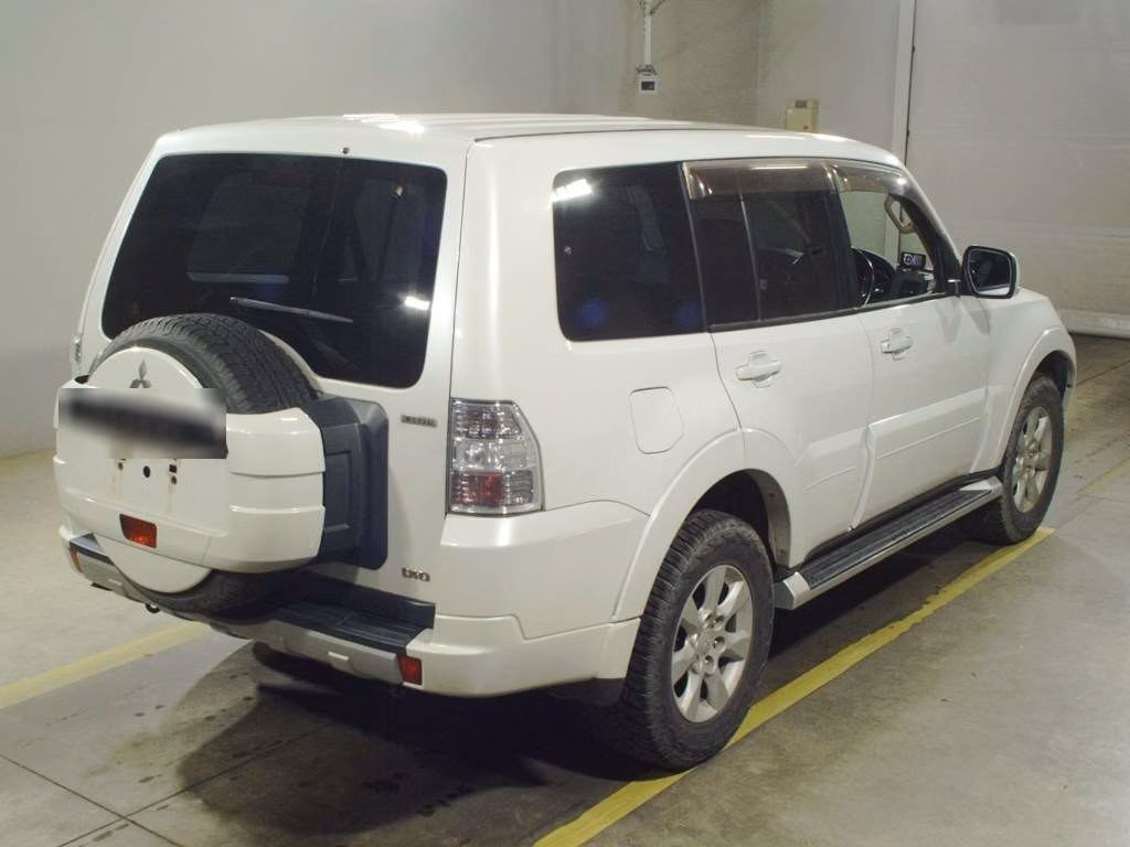 MITSUBISHI PAJERO