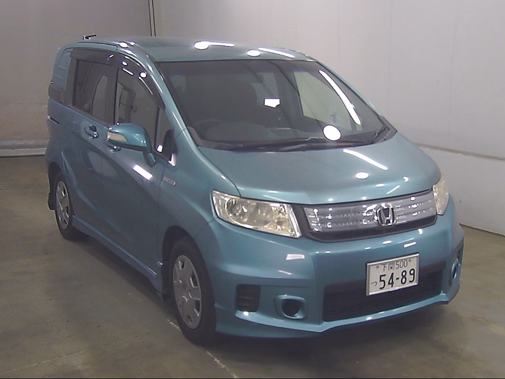 HONDA FREED SPIKE