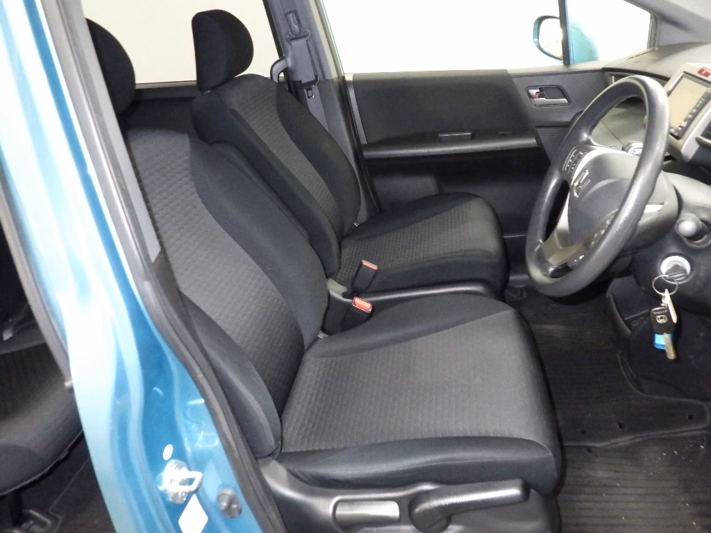 HONDA FREED SPIKE