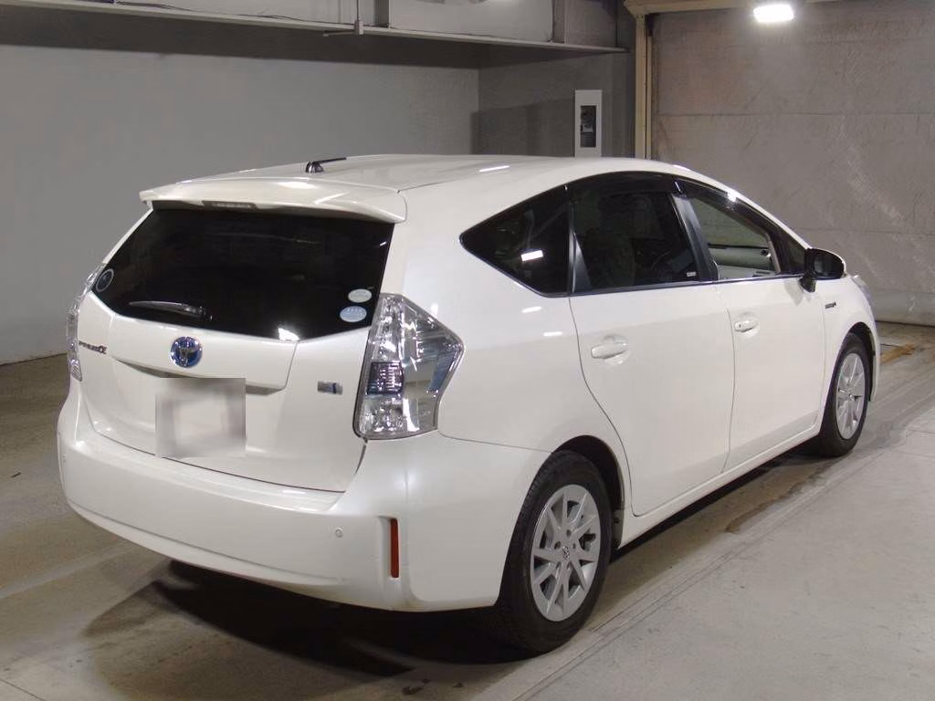 TOYOTA PRIUS ALPHA
