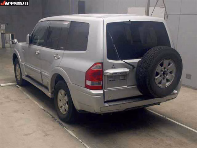 MITSUBISHI PAJERO