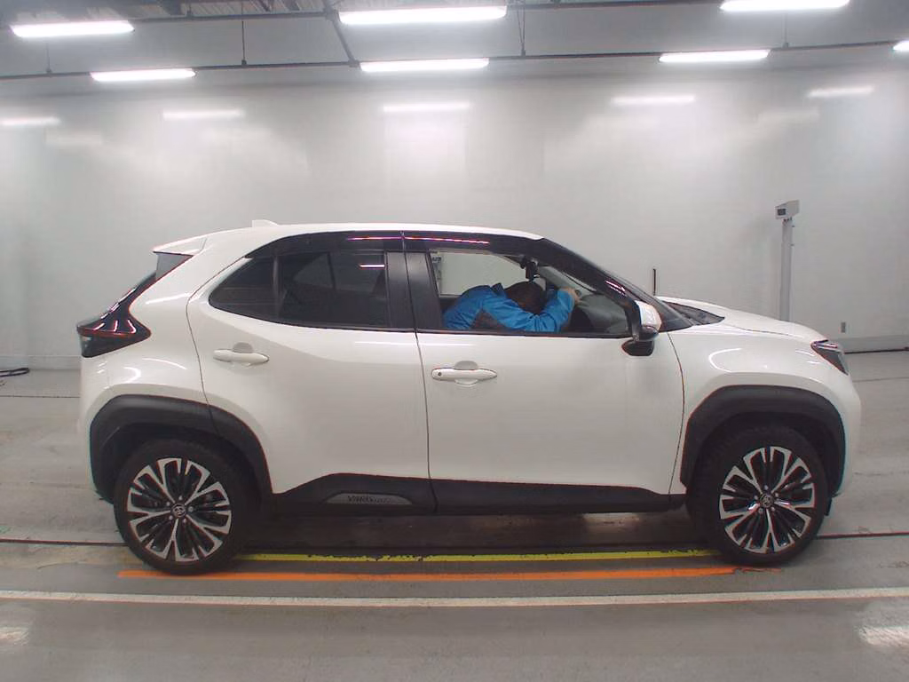 TOYOTA YARIS CROSS