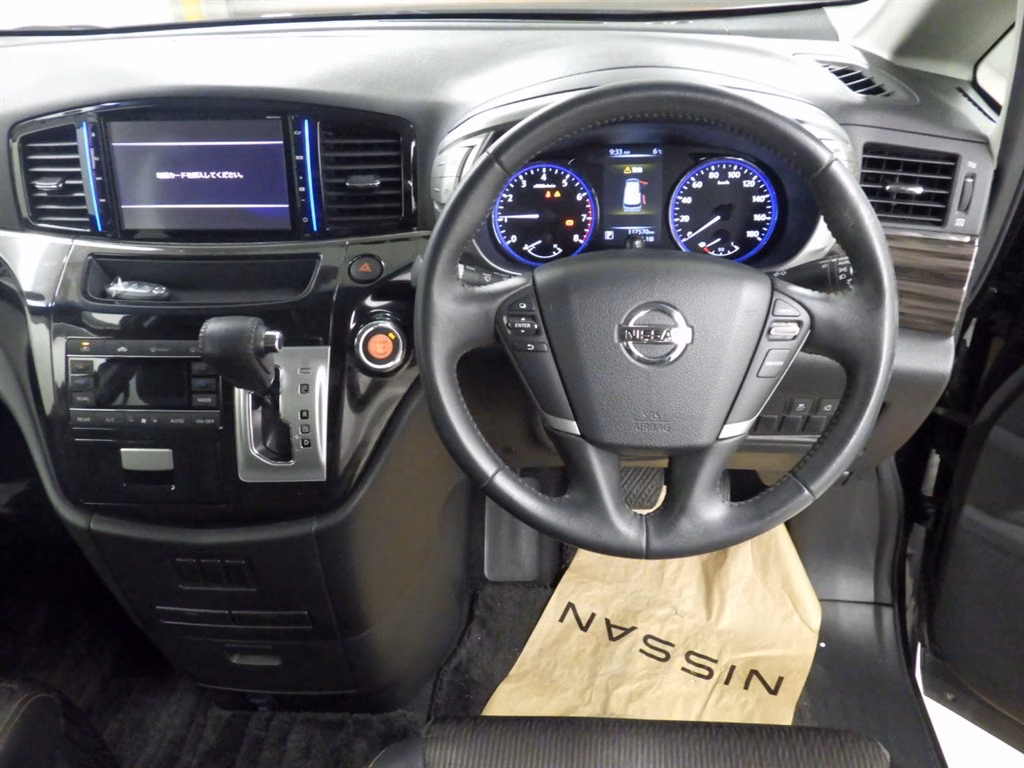 NISSAN ELGRAND