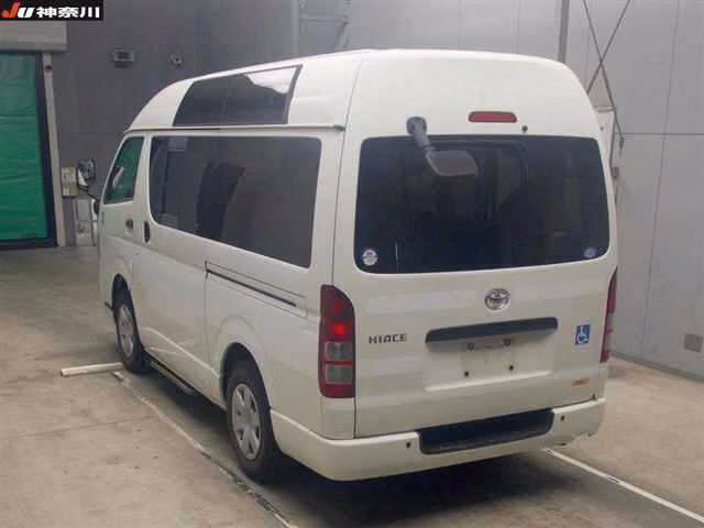 TOYOTA REGIUS ACE