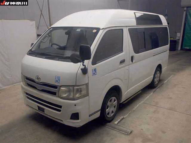 TOYOTA REGIUS ACE