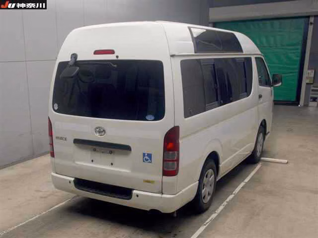 TOYOTA REGIUS ACE