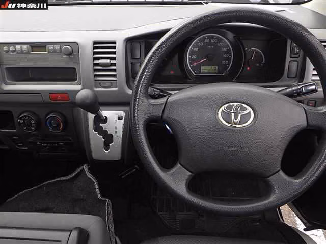 TOYOTA REGIUS ACE