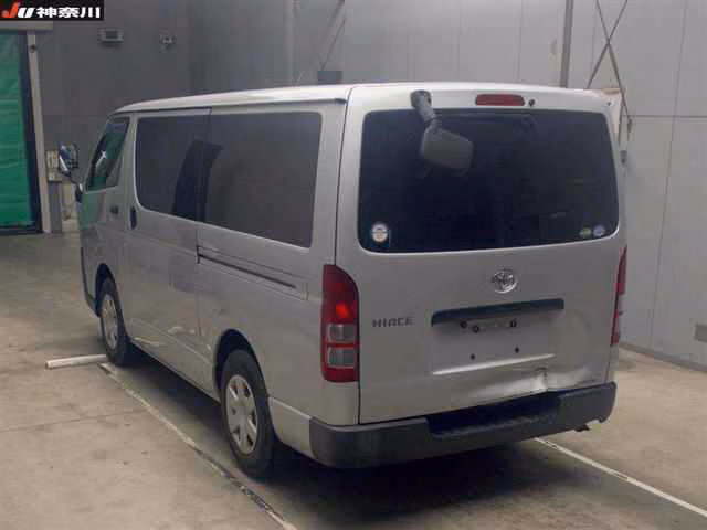 TOYOTA REGIUS ACE
