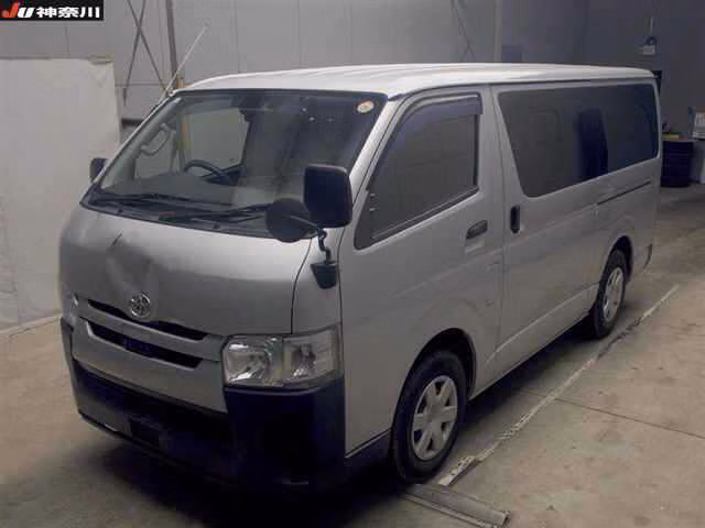 TOYOTA REGIUS ACE