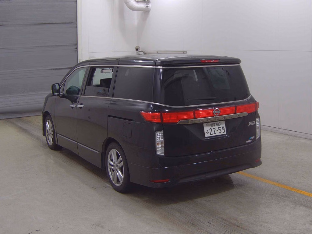 NISSAN ELGRAND