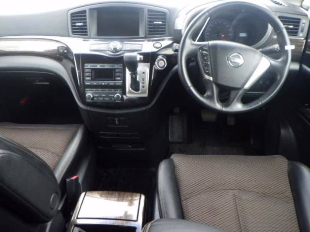 NISSAN ELGRAND