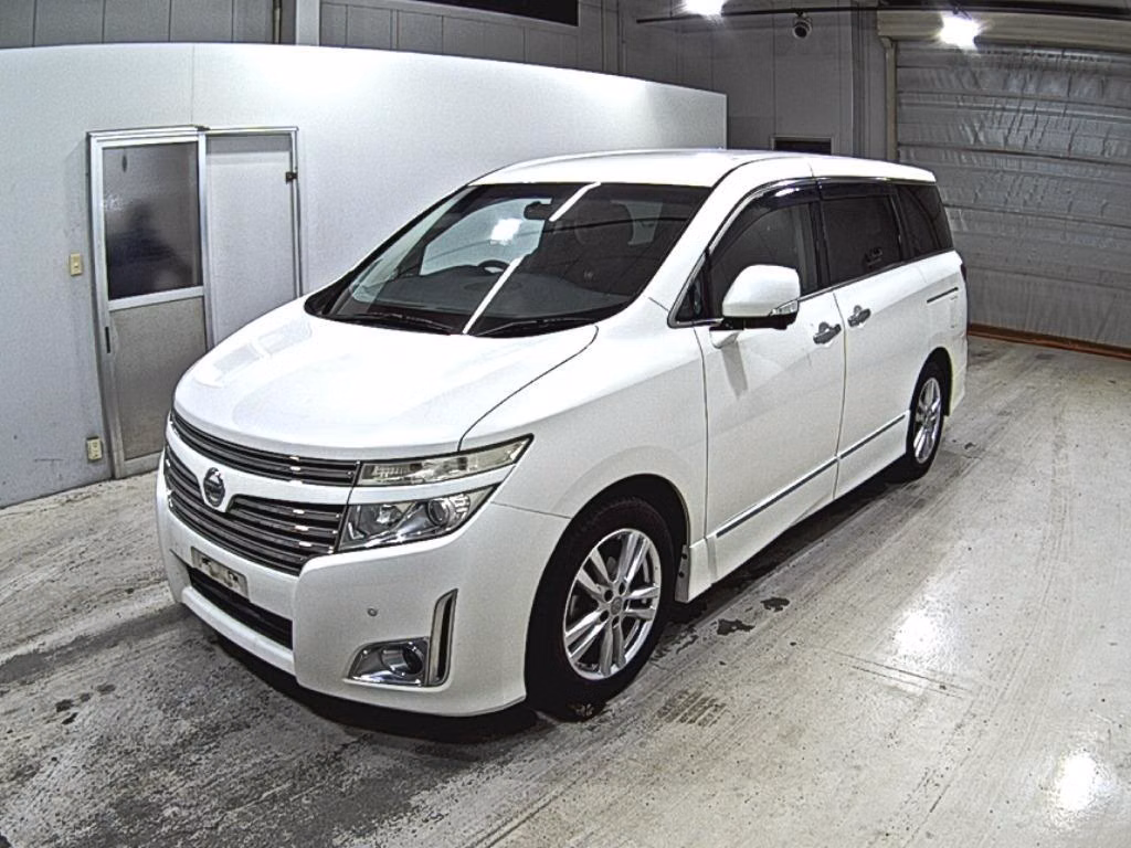 NISSAN ELGRAND