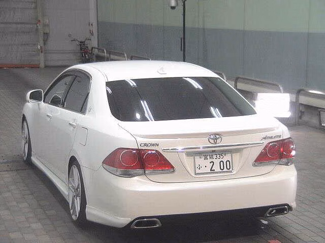 TOYOTA CROWN