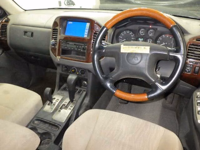 MITSUBISHI PAJERO