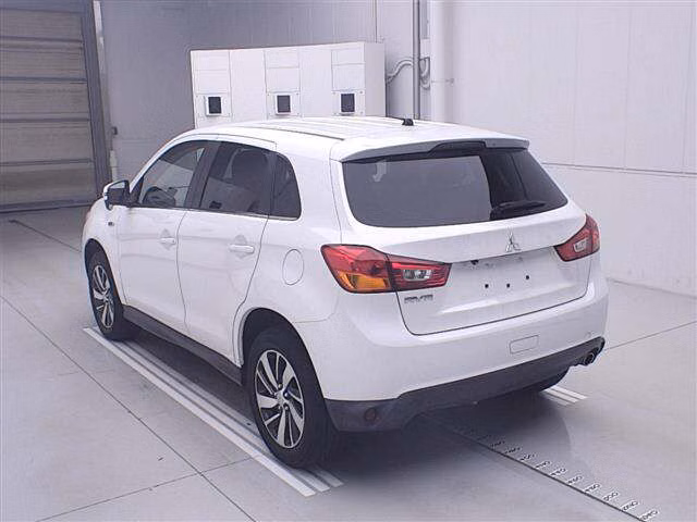 MITSUBISHI RVR