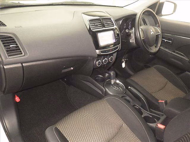 MITSUBISHI RVR