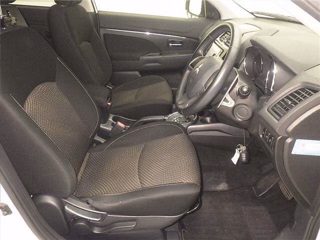 MITSUBISHI RVR