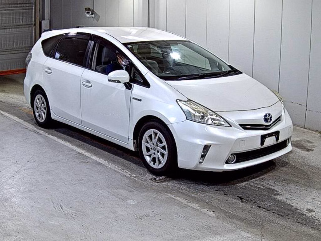 TOYOTA PRIUS ALPHA