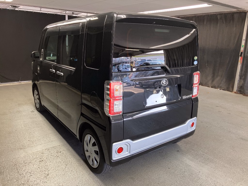 DAIHATSU WAKE
