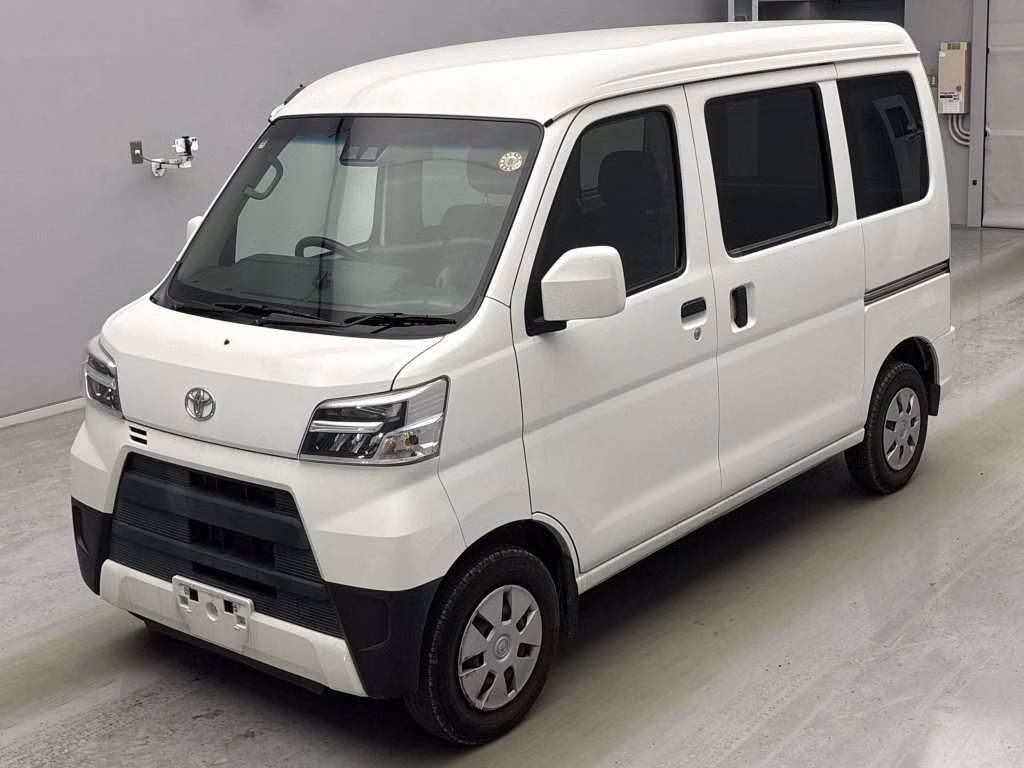 TOYOTA PIXIS VAN