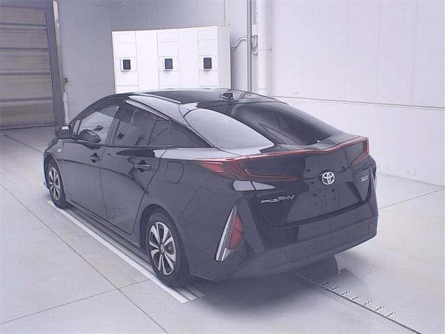 TOYOTA PRIUS PHV
