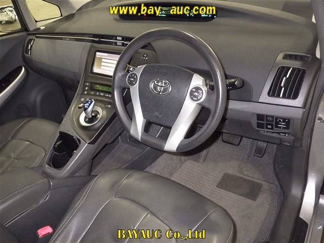 TOYOTA PRIUS