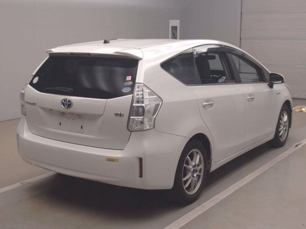 TOYOTA PRIUS ALPHA