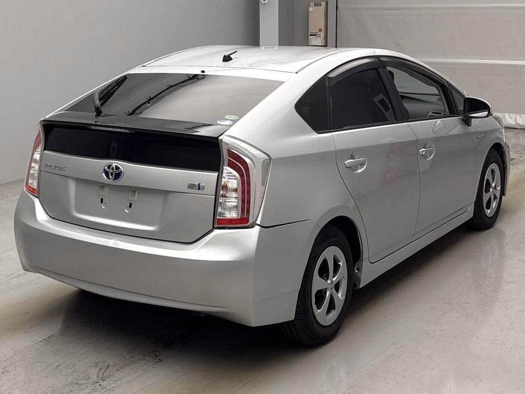 TOYOTA PRIUS