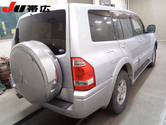 MITSUBISHI PAJERO