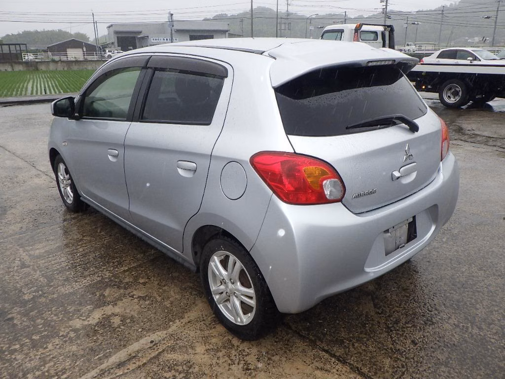 MITSUBISHI MIRAGE