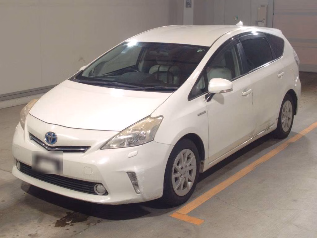 TOYOTA PRIUS ALPHA