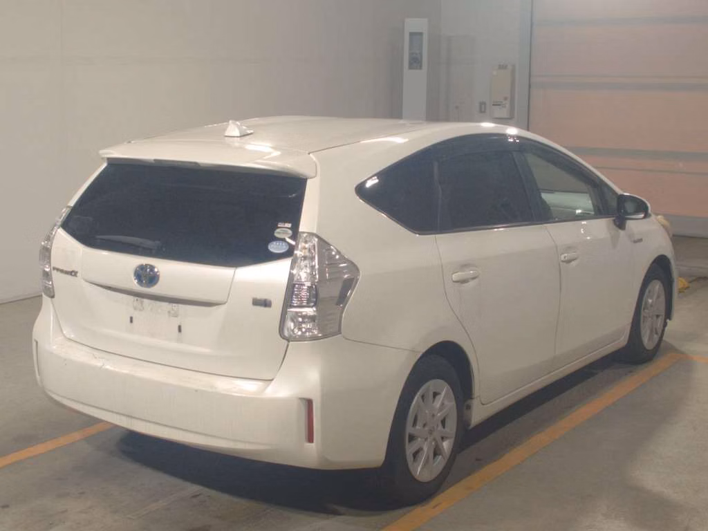 TOYOTA PRIUS ALPHA