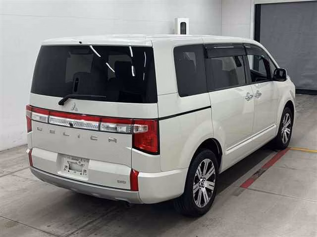 MITSUBISHI DELICA D:5